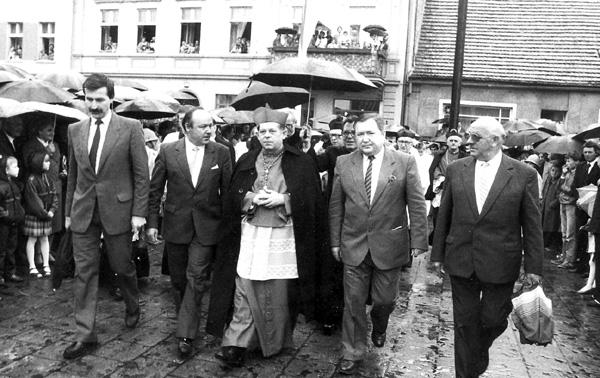 Żniński krajobraz polityczny w czasach Okrągłego Stołu