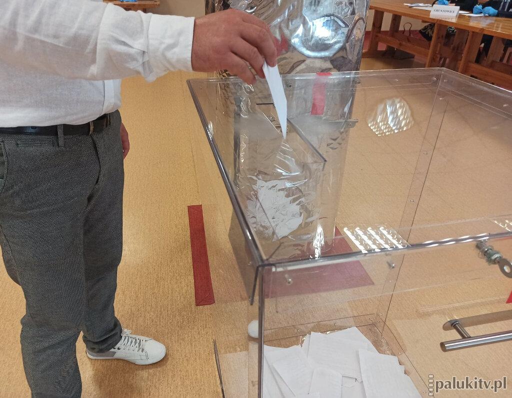 Gąsawa i Łabiszyn popierają Dudę, waha się Barcin