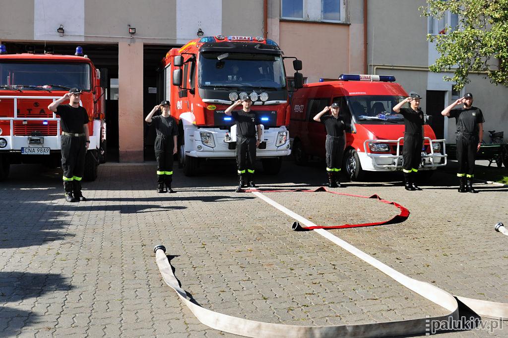 Strażacy oddali hołd powstańcom warszawskim