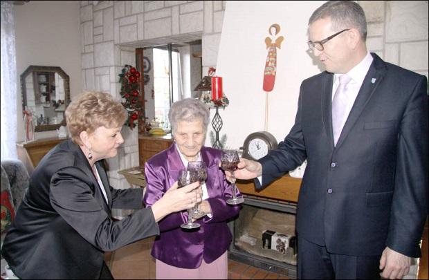 Urodziła się w zaborze rosyjskim