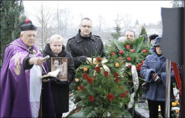 Pożegnanie czarnym tuszem kreślone