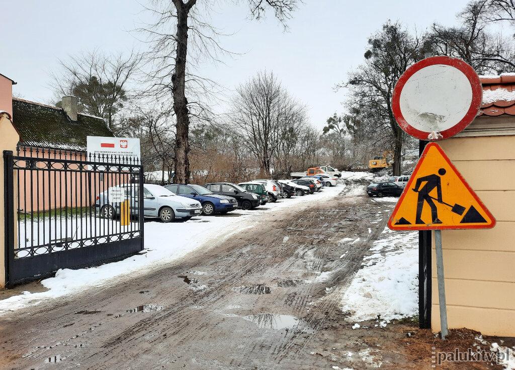 Zakaz wjazdu na parking