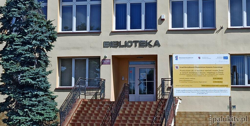 Bibliotekę widać w sieci