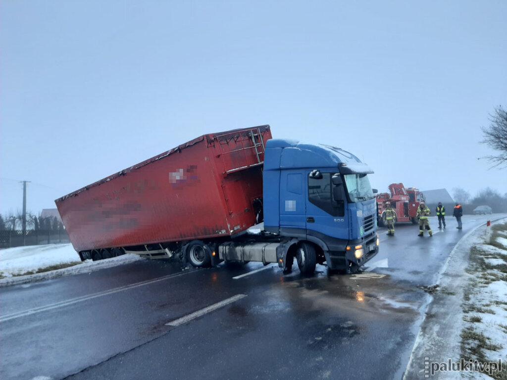 Tir zablokował drogę do Barcina i Łabiszyna