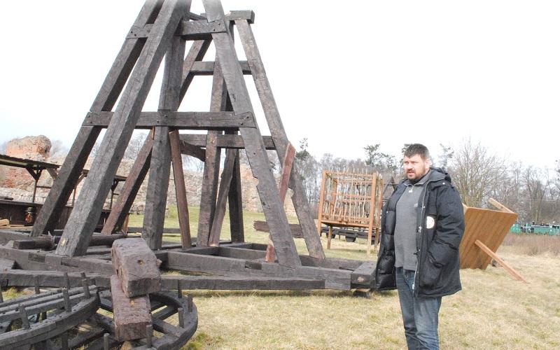 Były dyrektor za machiny do CBA