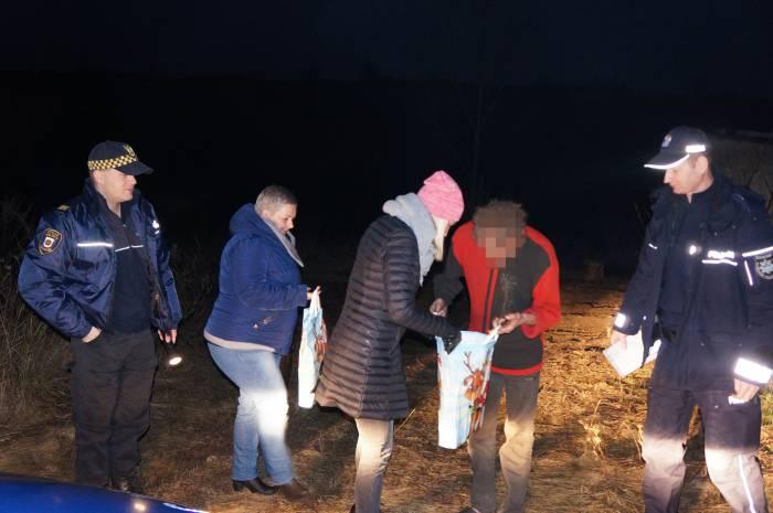 Wiesz, że komuś grozi wychłodzenie organizmu, zadzwoń na policję