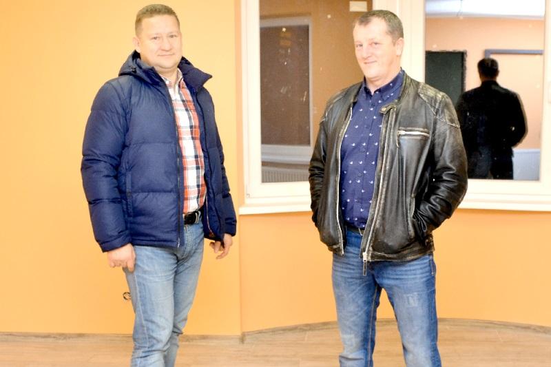 Biurowiec gotowy, niewyposażony