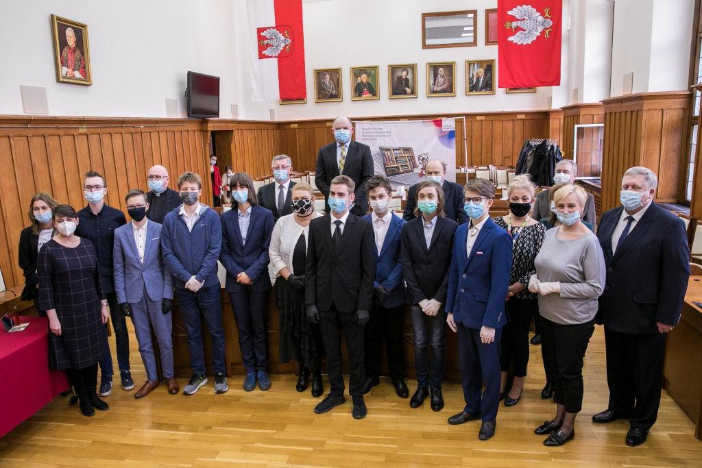 Prymusi z Barcina, Janowca i Żnina uhonorowani przez marszałka