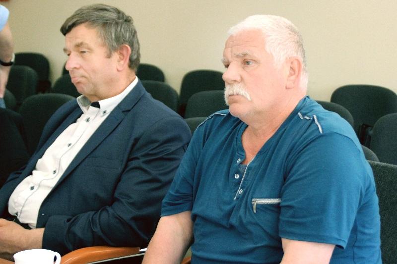 Segregacja śmieci i mieszkańców