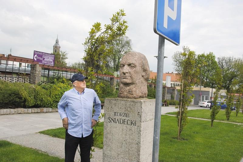 Chcą przenieść popiersie Jędrzeja Śniadeckiego