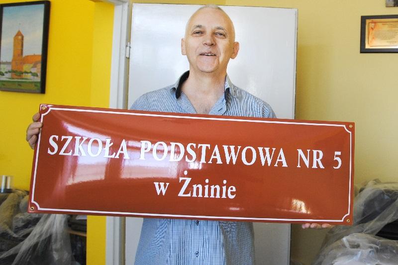 Są wakacje, ale szkoła walczy z czasem