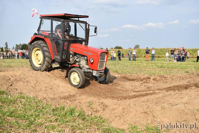 Ciągniki różnych generacji na start