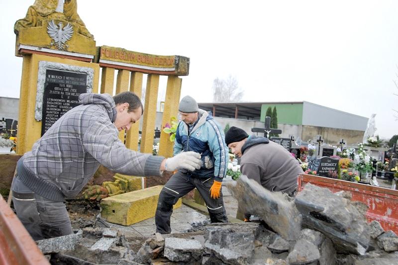 Pomnik powstańców za prawie 37.000 zł