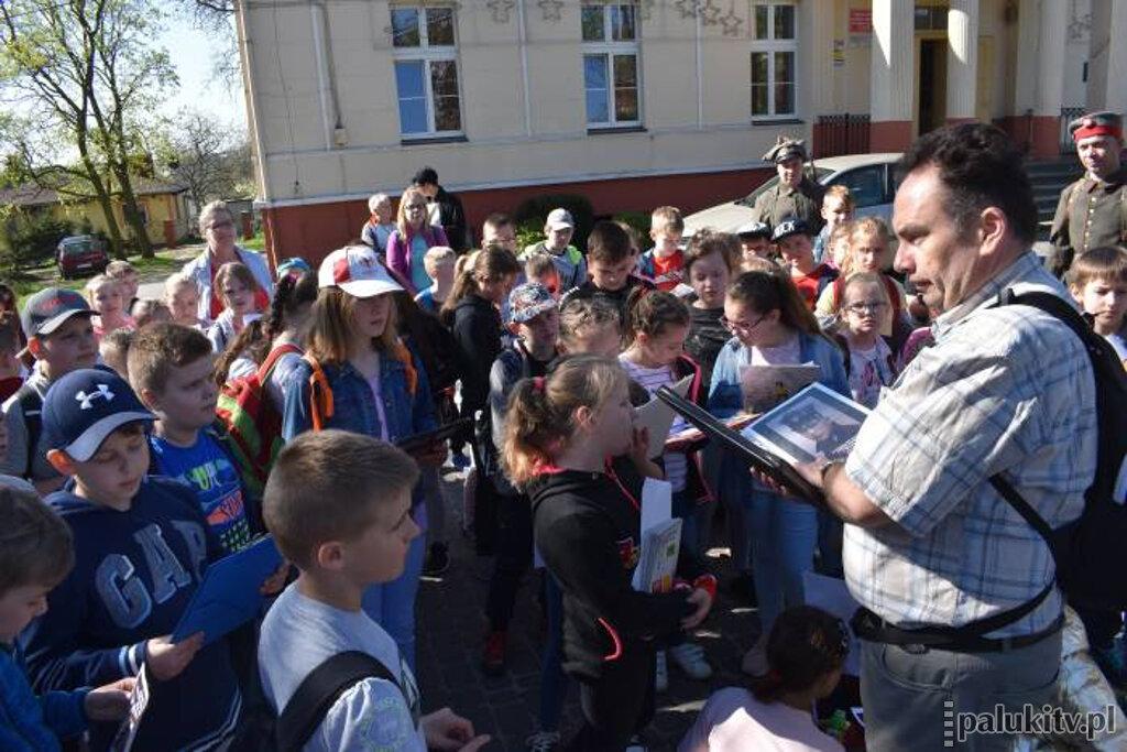 Na rajdzie o powstańcach