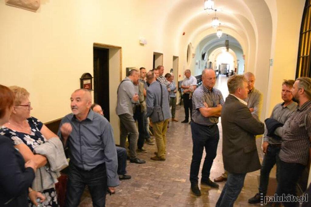 Spór o parafialną ziemię w sądzie