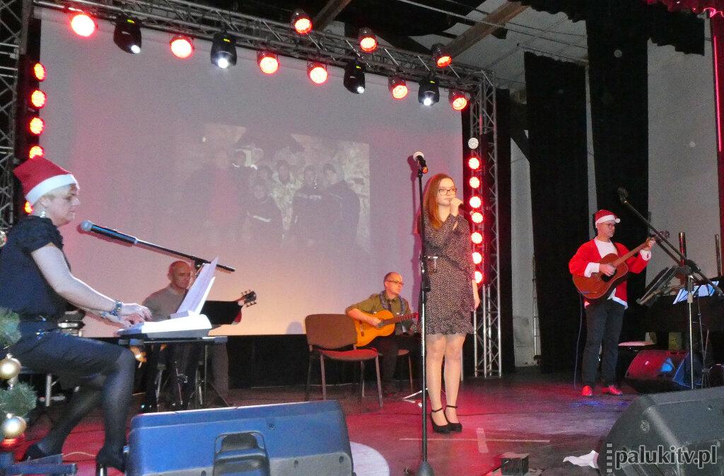 Charytatywny koncert mikołajkowy