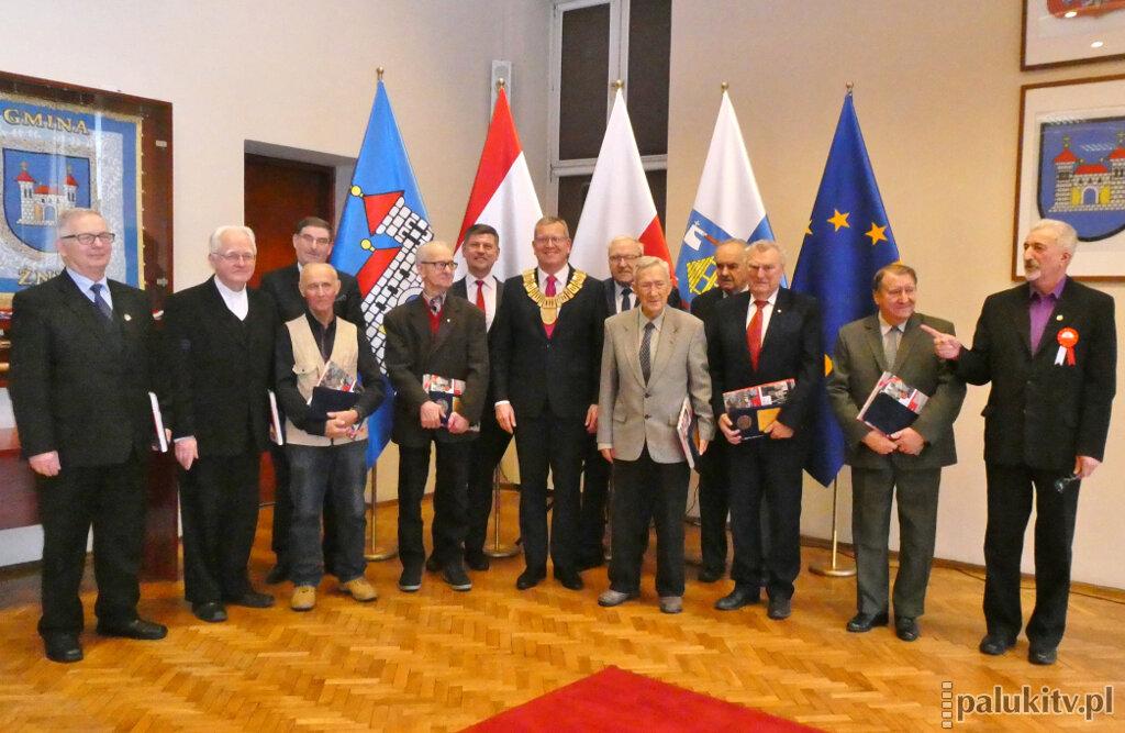 Burmistrz honoruje