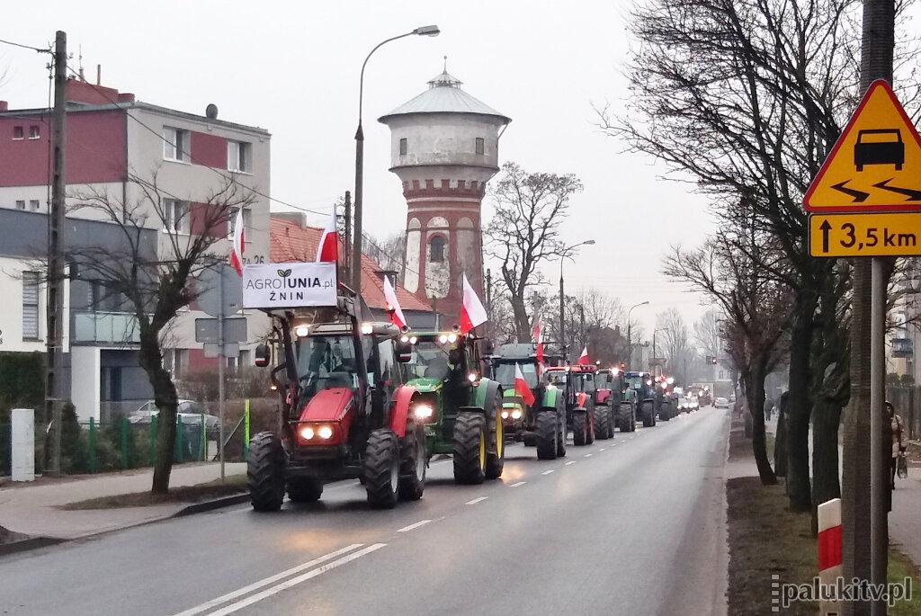 Rolnicy protestują na DK 5