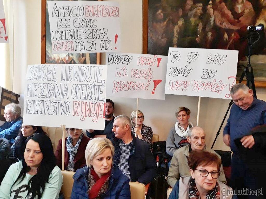 Transparenty na sesji
