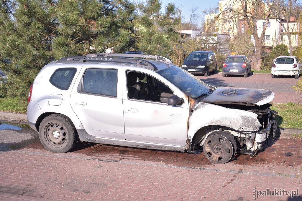 Płonął przy stacji paliw