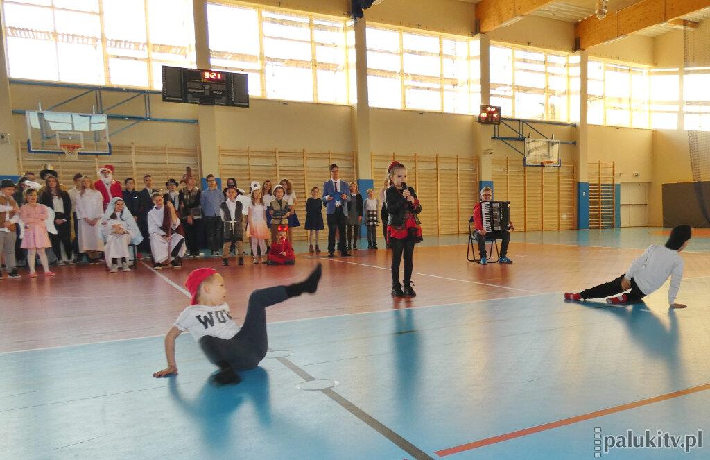 Cała szkoła na jasełka