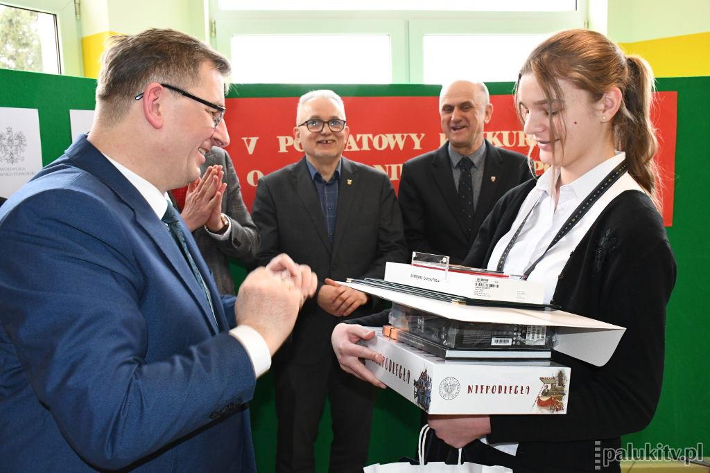 O powstańcach wiedzą wszystko
