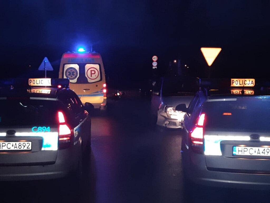 Samochodem w motorowerzystę