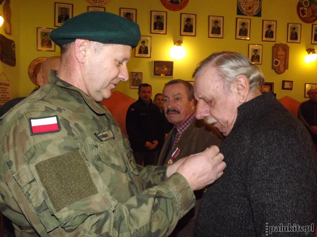 Strzelali z karabinu i pistoletu