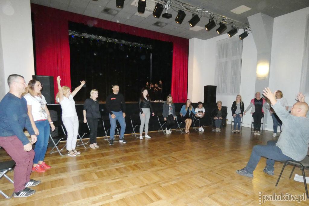 Porąbany teatrzyk