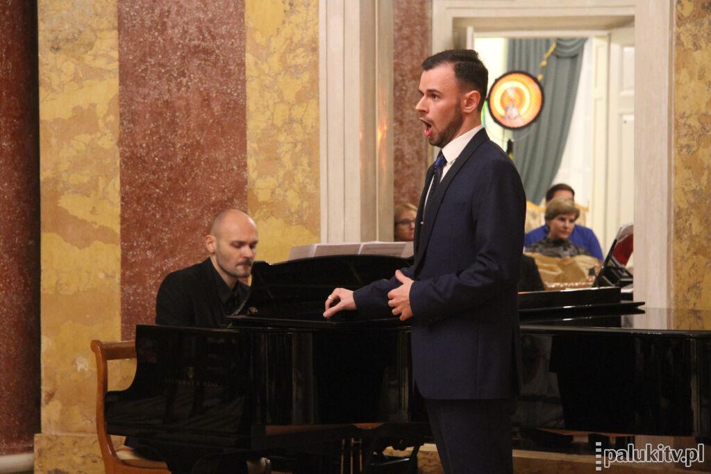 Tanie dranie w występach solowych i fortepianie