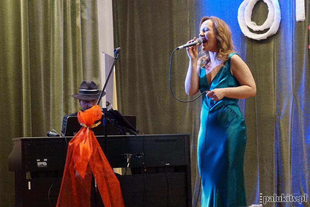 Koncert Bianki Urbanowskiej w Rogowie dla polskich i ukraińskich kobiet (wideo)