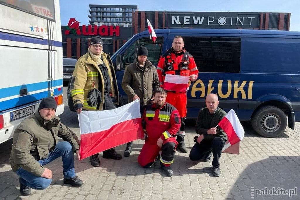 Dostarczyli pomoc, zabrali kobiety i dzieci z Łucka i Lwowa