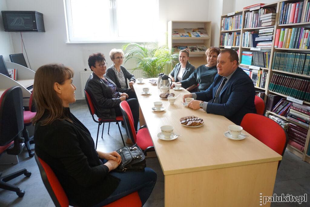   W Bibliotece Publicznej im. S. Popiołek w Janowcu Wlkp. ruszył Dyskusyjny Klub Książki