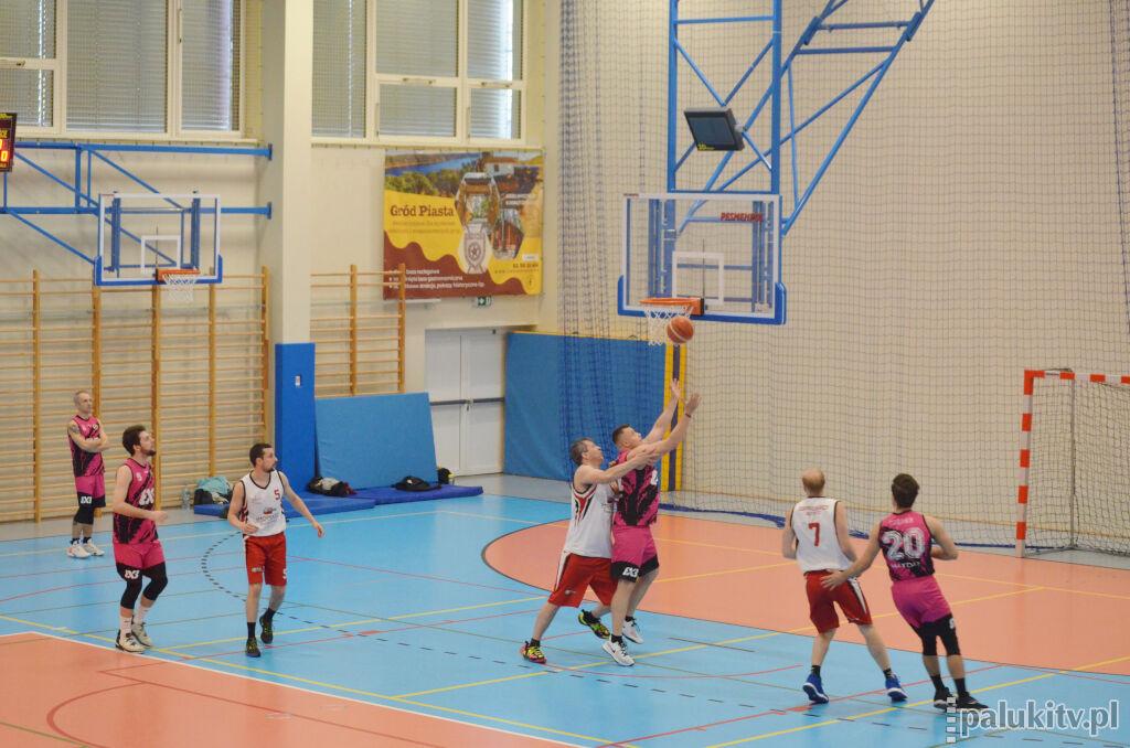 Bydgoska drużyna najlepsza w II Turnieju Streetball o Puchar Burmistrza Żnina
