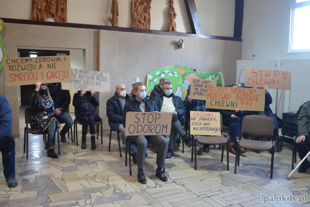 Rozprawa administracyjna w sprawie budowy tuczarni w Marcinkowie Górnym