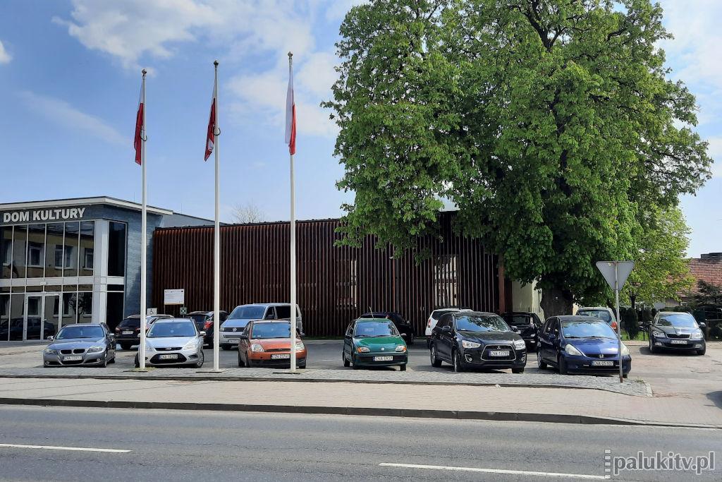 Remont parkingu przed Szubińskim Domem Kultury