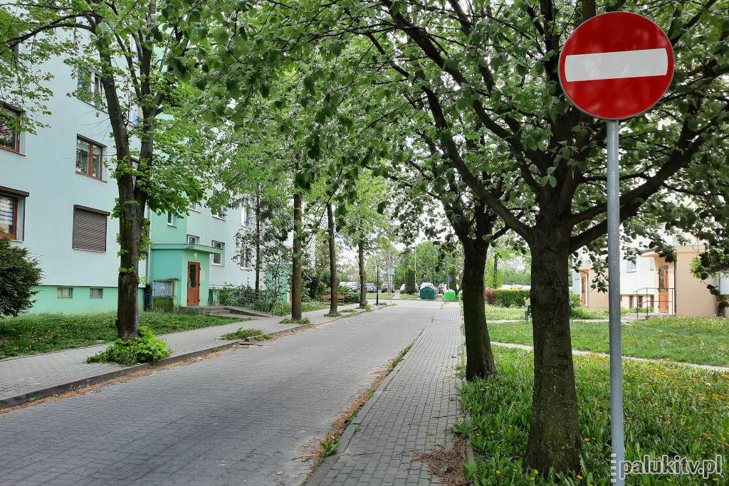 Pod prąd między blokami w Żninie. Policja reaguje na zgłoszenie