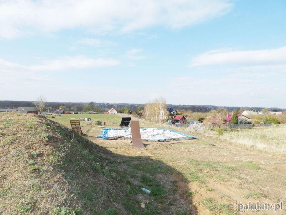 Oczekiwali sielskiej wsi, a mają motocross za oknami
