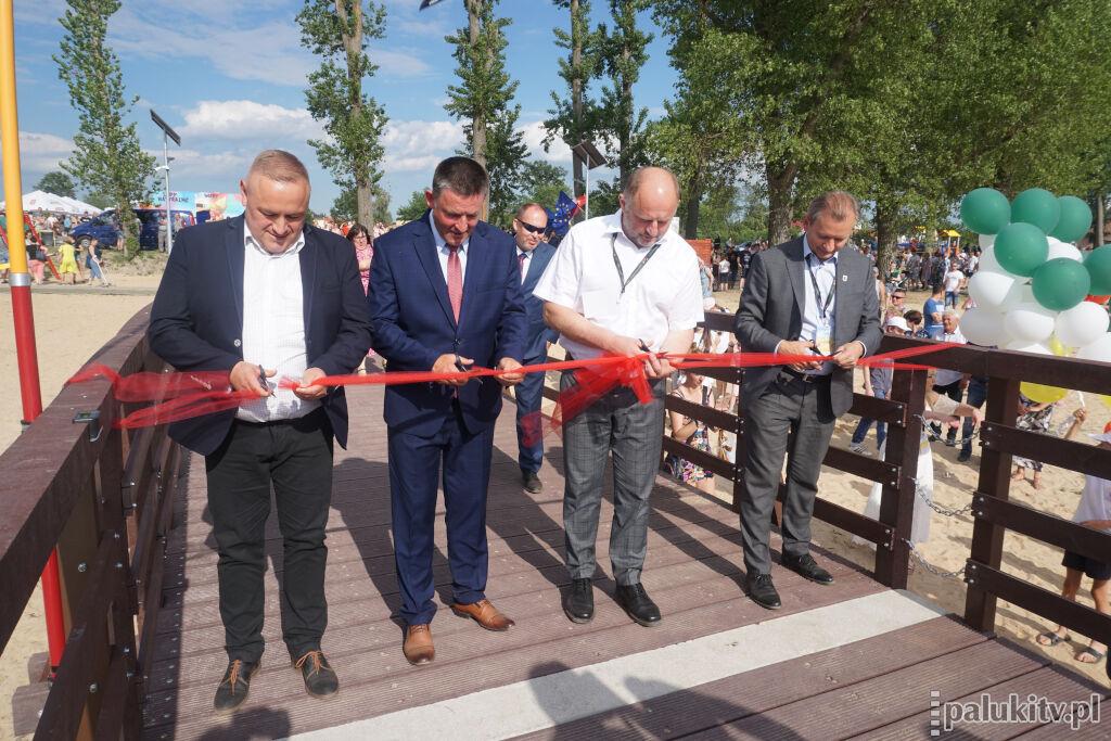 Plaża koncertowo otwarta. Do Rogowa ściągnęły tłumy (zdjęcia)