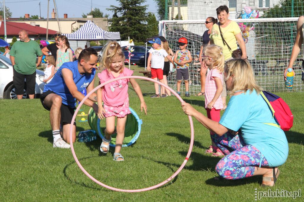  Impreza na powitanie lata w Zamościu. Konkursy, zjeżdżalnie, kurtyna wodna i proszki holi