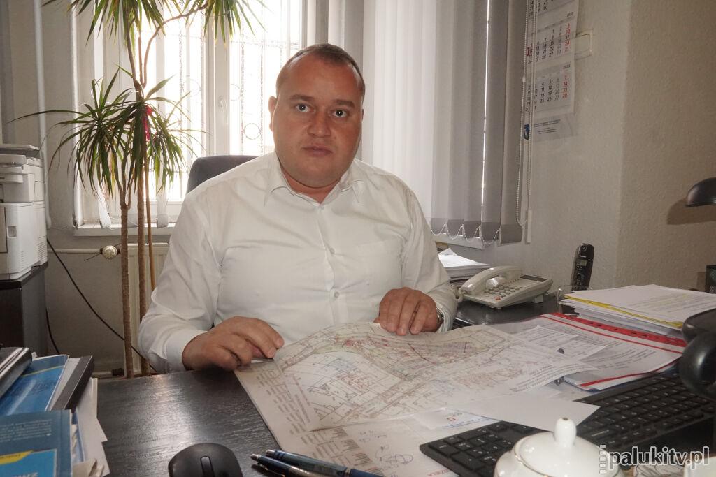 Kowalski Budownictwo rewolucję komunikacyjną w Janowcu rozpocznie jeszcze w tym tygodniu. Zacznie od wyburzeń i wykoszeń, ale potem ma już tylko budować (zdjęcia + wideo) 