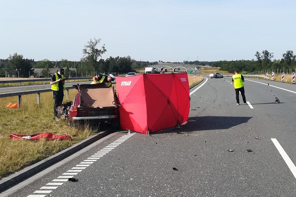Śmierć kierowcy fiata, 85-latek wjechał pod prąd na S5