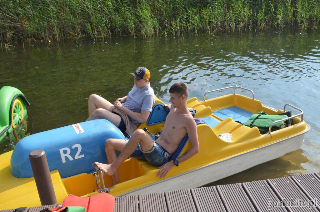 Plaża w Wąsoszu. Woda czysta jak na Majorce, tłumy ludzi, atrakcji nie brakuje