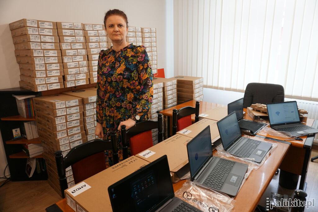 W Janowcu rozdają laptopy i tablety dla potomków pracowników PGR