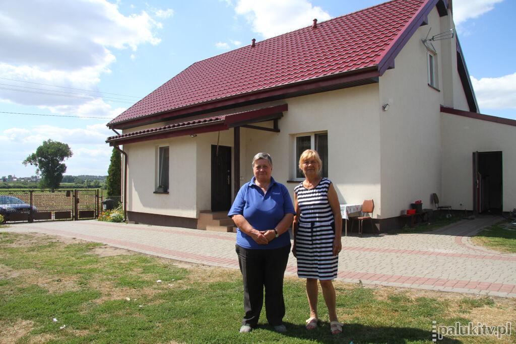 5 lat po wichurze. Wiatr zdmuchnął dach. Noc spędzili w garażu. Dwa miesiące spali w przyczepach kempingowych