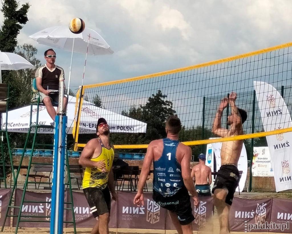 W Żninie rywalizowali w siatkówce plażowej. Najlepsza para z Bydgoszczy