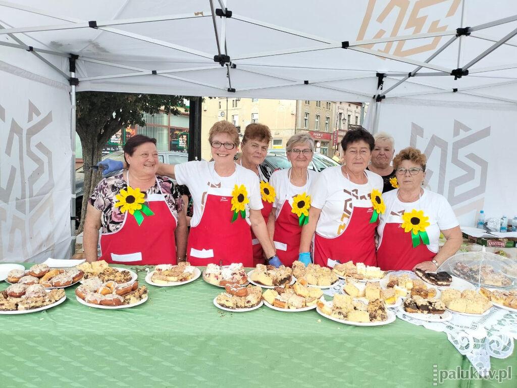 Gminny Dzień Seniora w Żninie z przebojami zespołu 