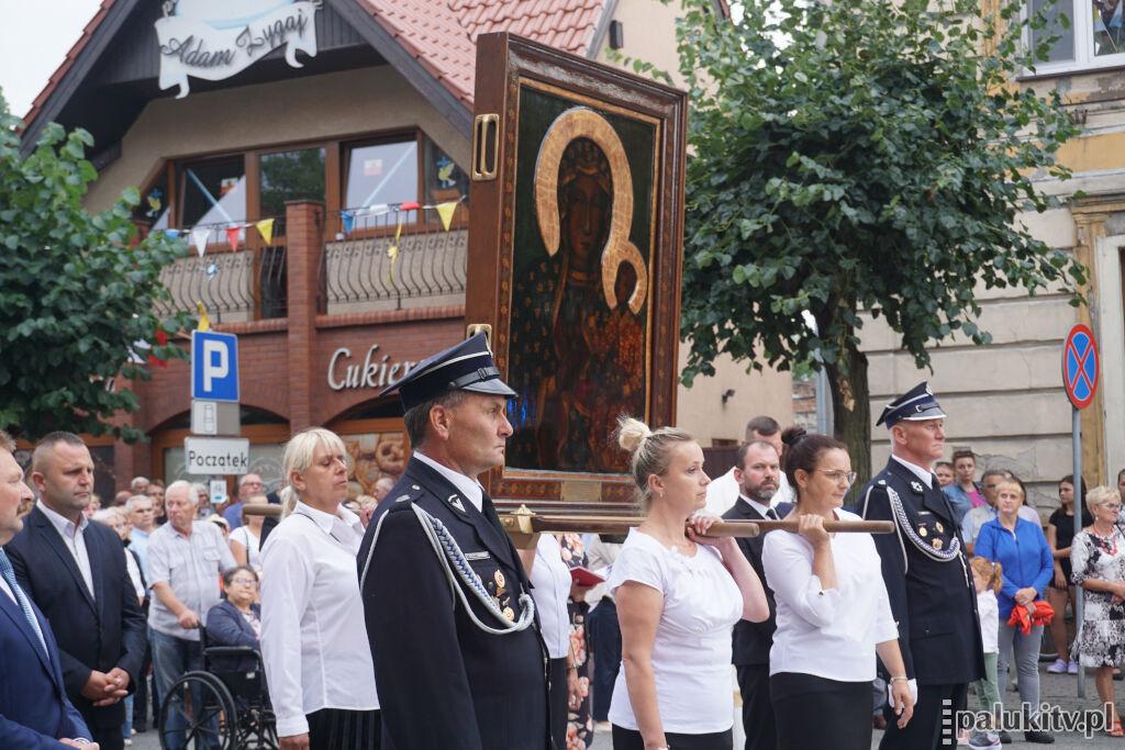 Setki wiernych witały kopię obrazu Matki Boskiej Częstochowskiej w parafii pw. św. Mikołaja w Janowcu Wielkopolskim