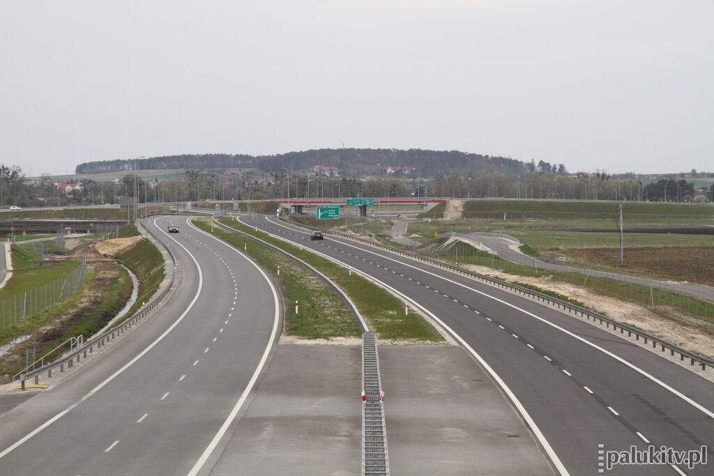 Między Szubinem a Białymi Błotami 120 km/h