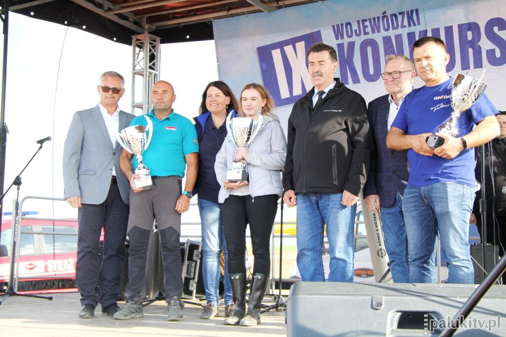 Trzy firmy otrzymały puchar od starosty